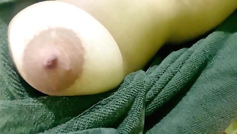 Sexy amateur solo video shows me touching her sweet pussy