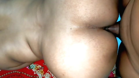 Indian milf gets fucked from behind in a hd porn video